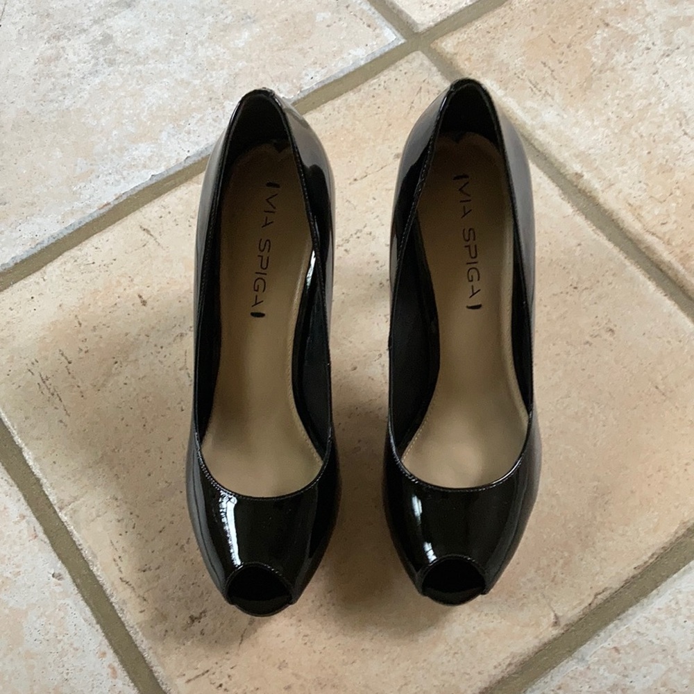 Black Patent Leather Via Spiga - Peep Toe Heels - Size 7